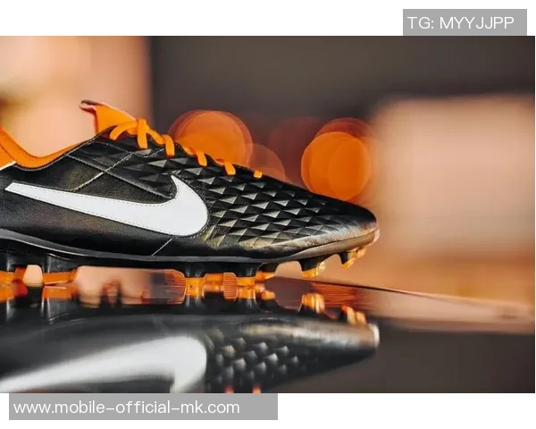 探索市场上最好看的足球鞋款式与品牌推荐让你在球场上闪耀夺目